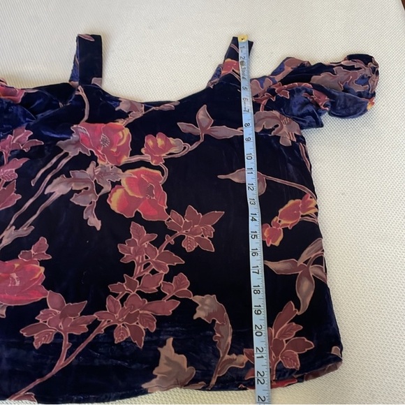 New Lucky Brand Floral Velvet Blue & Pink Burnout Off-Shoulder Top Size Small - Picture 5 of 8